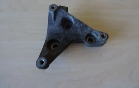 Opel Astra H A/C compressor mount bracket 8972624630