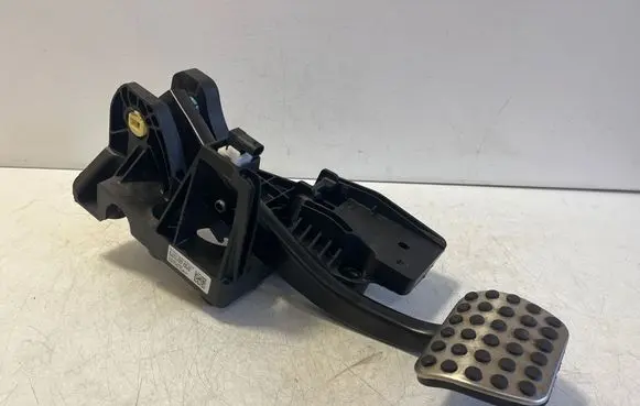 Mercedes-Benz GLB X247 Brake pedal A2472902600