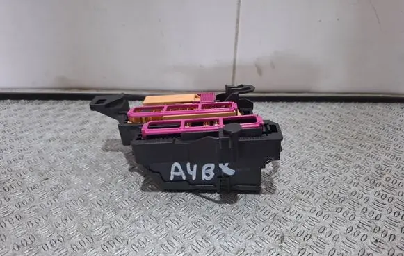 Audi A4 S4 B8 8K Fuse module 8K2971845B