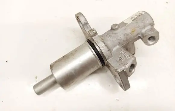 Audi A4 S4 B7 8E 8H Master brake cylinder 