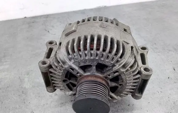 Mercedes-Benz Vito Viano W639 Generator/alternator VALEO