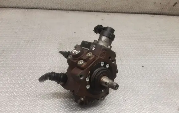 Ford Focus C-MAX Fuel injection high pressure pump 9656300380