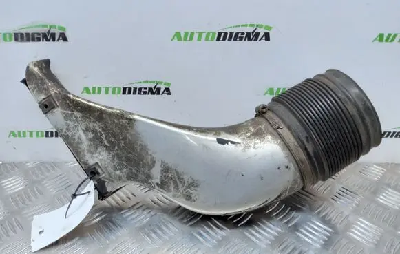 Audi RS6 Air intake duct part 077129905
