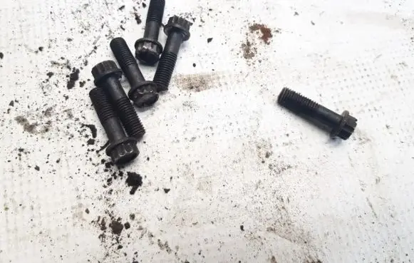 Volkswagen PASSAT B4 Nuts/bolts 