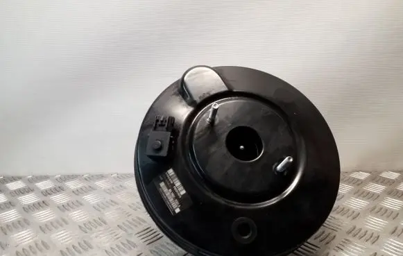 Volvo V40 Brake booster 31317079