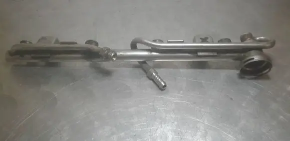 Volkswagen PASSAT B5 Fuel main line pipe 06B133681