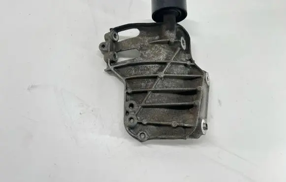 BMW 1 F20 F21 A/C compressor mount bracket 7585167