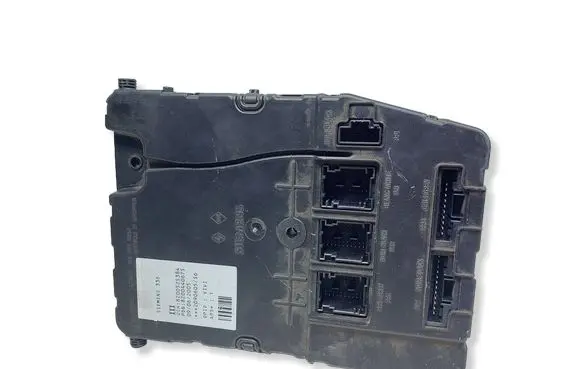 Renault Scenic II - Grand scenic II Fuse module 8200525384KASACJ 8200525384