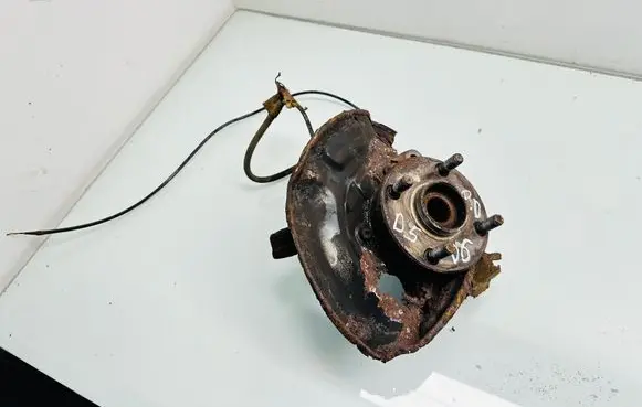 Toyota Yaris Front wheel hub