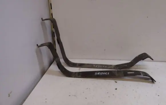 Fiat Sedici Fuel tank mounting bracket 
