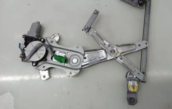 Subaru Forester SG Rear door window regulator with motor 610200