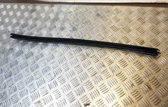Audi Q3 8U Front door glass trim molding 8U0837479
