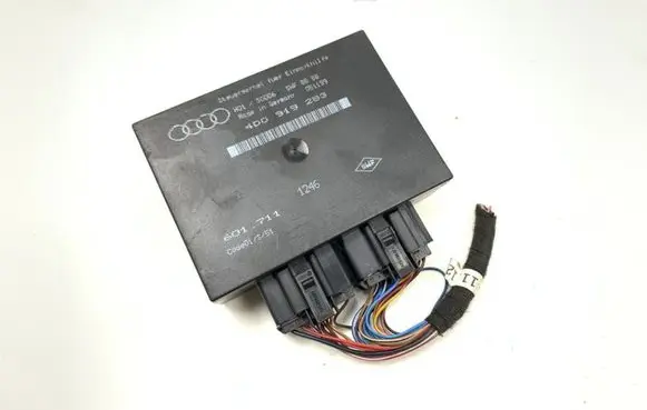 Audi A8 S8 D2 4D Parking PDC control unit/module 4D0919283