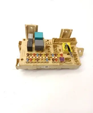 Toyota Avensis T250 Fuse module 8264105020A 82641-05020-A