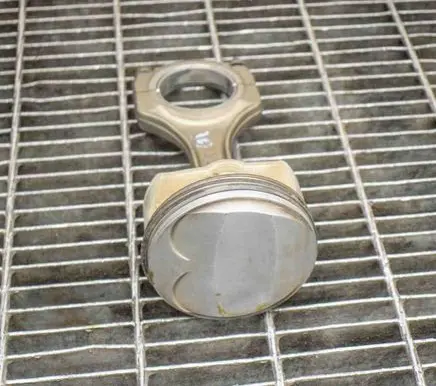 BMW 5 E60 E61 Piston 7840918 7838623