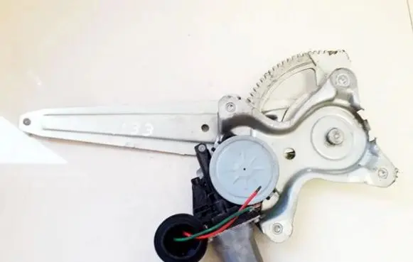 Toyota RAV 4 (XA30) Sliding door window regulator with motor