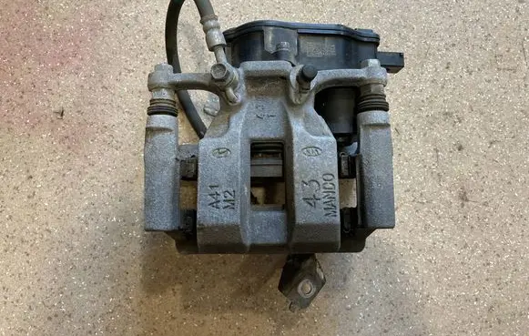 KIA Sorento IV Rear brake caliper 58230P2500
