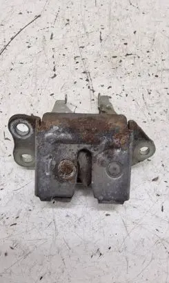 Toyota Yaris Loading door lock 