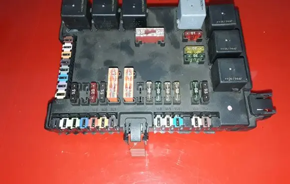 Mercedes-Benz S W221 Fuse module A2215403050 A2215450801 08022177
