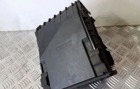 Volkswagen Sharan Fuse module 3C0937125