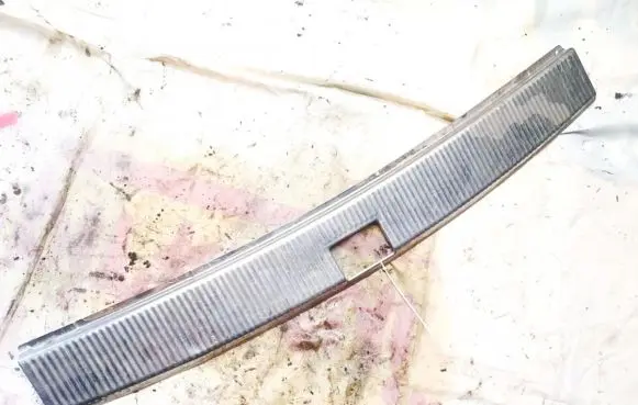 Volkswagen Touareg I Other trunk/boot trim element 7l6863459b