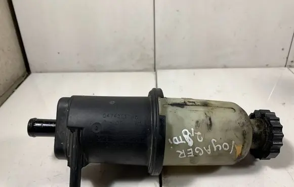 Chrysler Voyager Power steering fluid tank/reservoir 04743067AB
