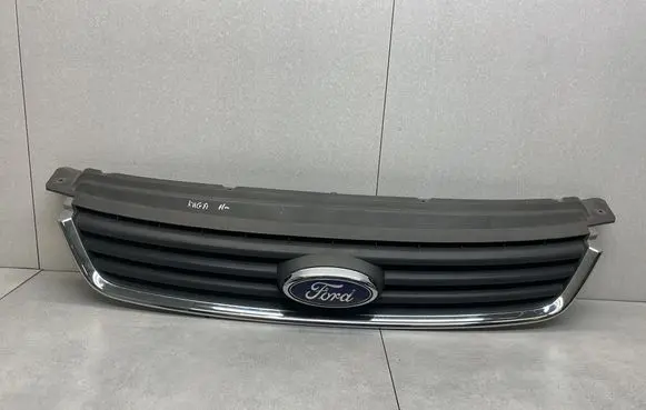 Ford Kuga I Front bumper upper radiator grill 8V41R7081A