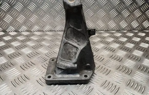 BMW 3 E46 Engine mounting bracket 6754185