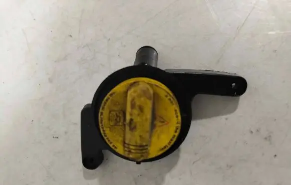 Opel Vivaro Oil filler cap 61014D PPGF30