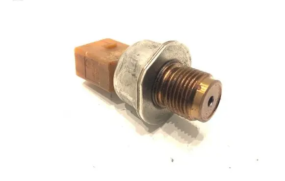 Volkswagen PASSAT B7 Fuel pressure sensor 03L906054