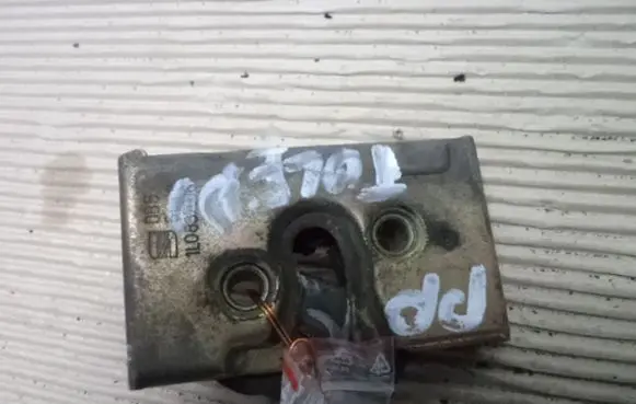 Seat Toledo I (1L) Front door lock