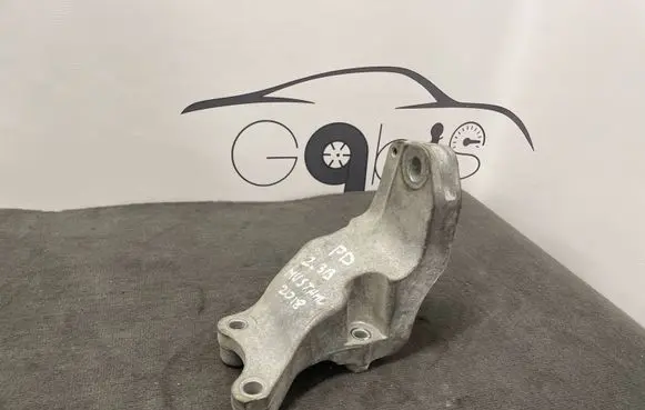 Ford Mustang VI Engine mounting bracket 05302A