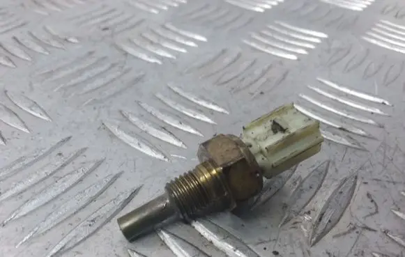 Honda CR-V Coolant temperature sensor 