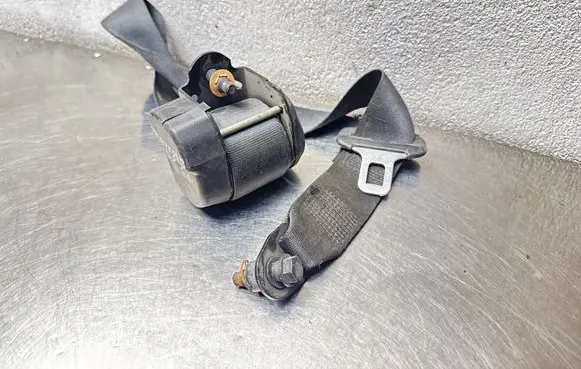 Opel Frontera B Rear seatbelt 97142323 047052