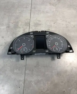 Speedometer (instrument cluster)