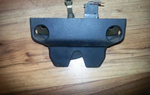 Renault Laguna I Tailgate/trunk/boot lock/catch/latch 7700823676C