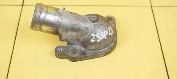 Mitsubishi Outlander Thermostat/thermostat housing 4B11