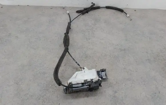 Peugeot Partner Sliding door lock PSA828423