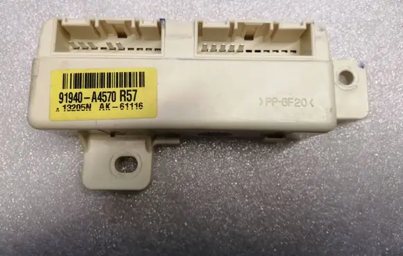 KIA Carens III Relay mounting block 91940A4570 13205N AK61116