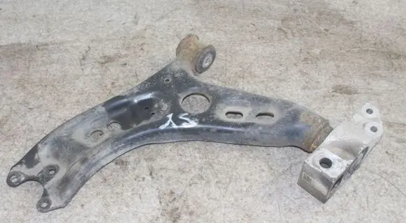 Volkswagen Golf Plus Front lower control arm/wishbone 1K0407165C