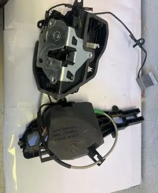 BMW X4 F26 Rear door lock L120085