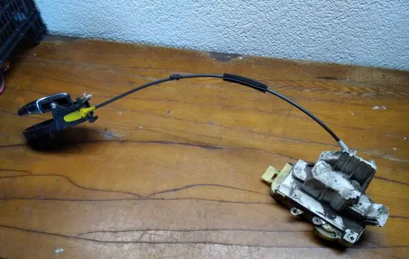 Ford Focus Front door lock XS41A22600AJ