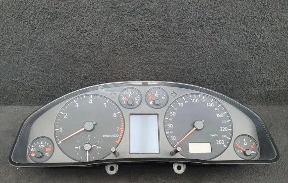 Audi A4 S4 B5 8D Speedometer (instrument cluster) 8D0919880E