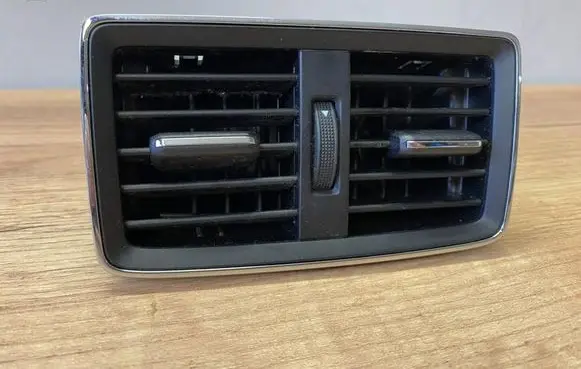 Skoda Karoq Rear air vent grill 565819203A