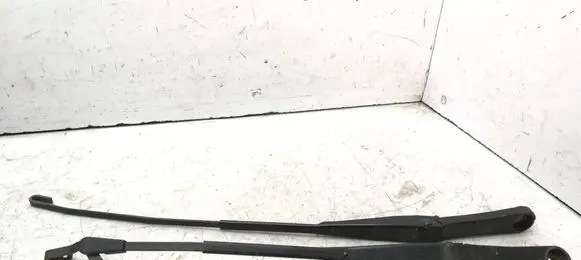 Alfa Romeo 166 Front wiper blade arm