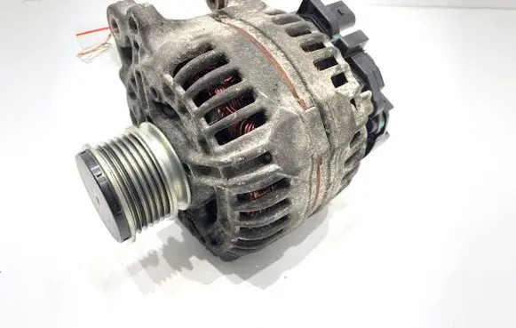 Volkswagen Golf V Generator/alternator 06F903023F