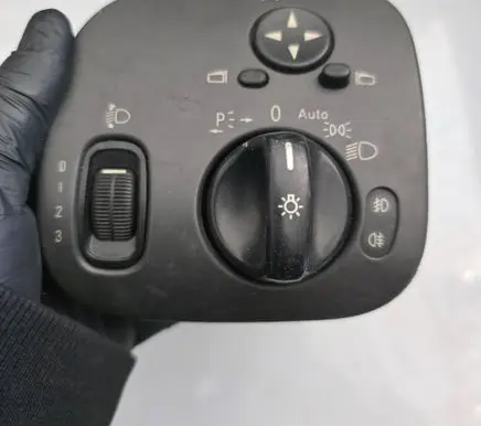 Mercedes-Benz C W203 Light switch A2035451404 04058555