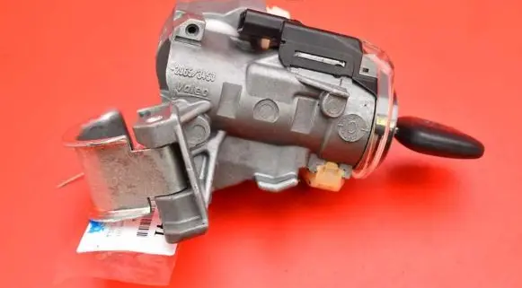 Toyota Corolla Verso E110 Ignition lock 45020-0203
