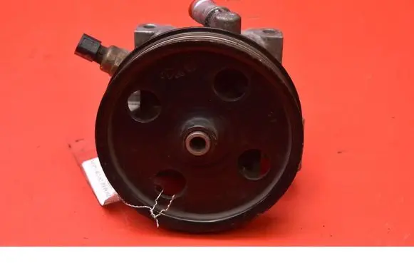 Ford Focus C-MAX Power steering pump 4M51-3A696-AD
