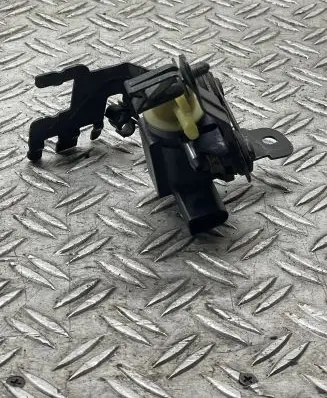 Volkswagen Touran I Turbo solenoid valve